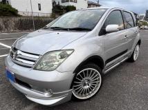 2004 Toyota IST