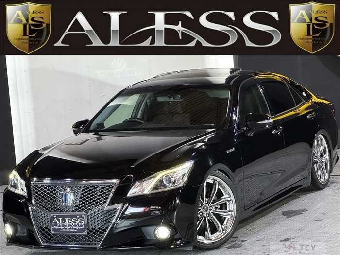 2013 Toyota Crown Hybrid