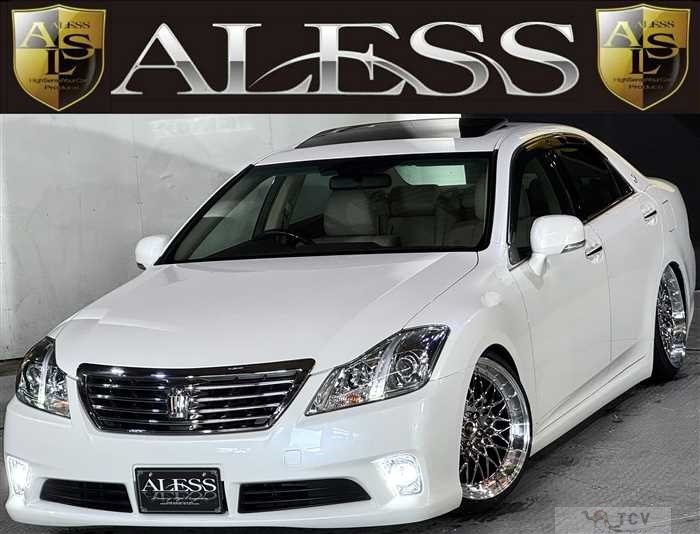 2012 Toyota Crown Royal Series