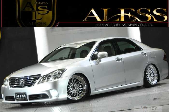 2012 Toyota Crown Royal Series