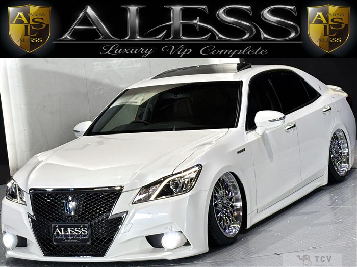 2013 Toyota Crown Hybrid