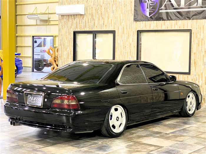 Nissan Laurel 2002 photo 3