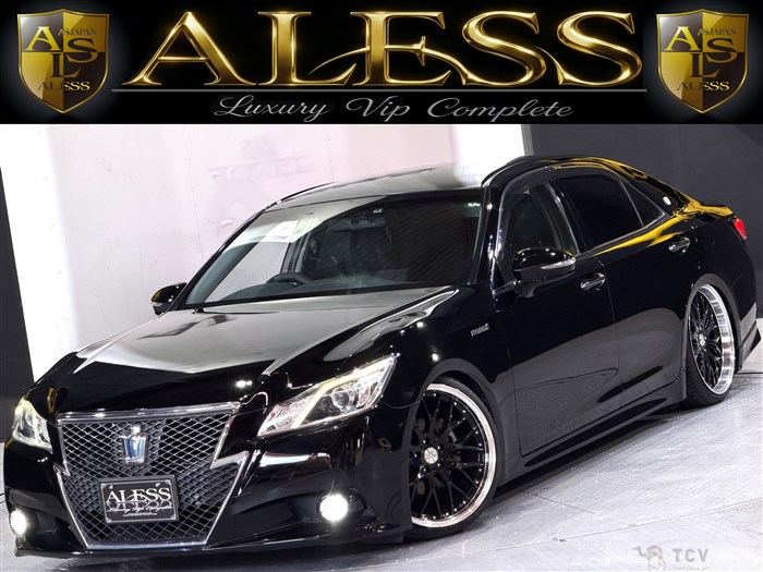 2013 Toyota Crown Hybrid