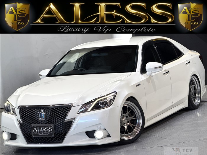 2013 Toyota Crown Hybrid