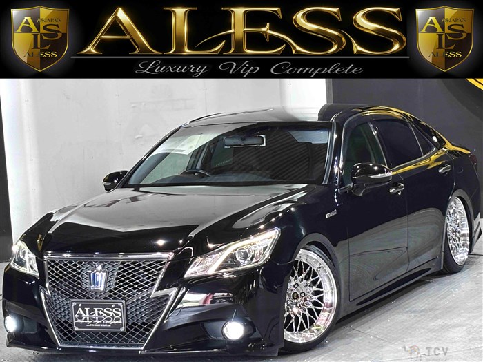 2013 Toyota Crown Hybrid