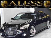 2013 Toyota Crown Hybrid