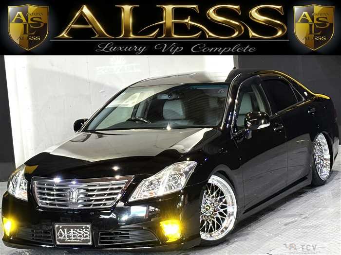 2012 Toyota Crown Royal Series