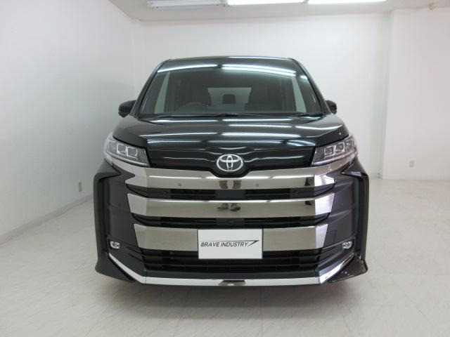 Toyota Noah 2023 — фото 3 купить в Москве