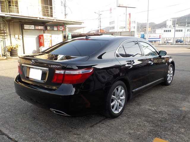 Lexus LS thumbnail 7