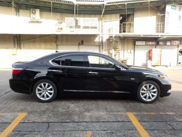 Lexus LS thumbnail 8
