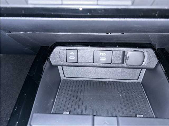 Toyota Prius 2023 — фото 7 купить в Москве