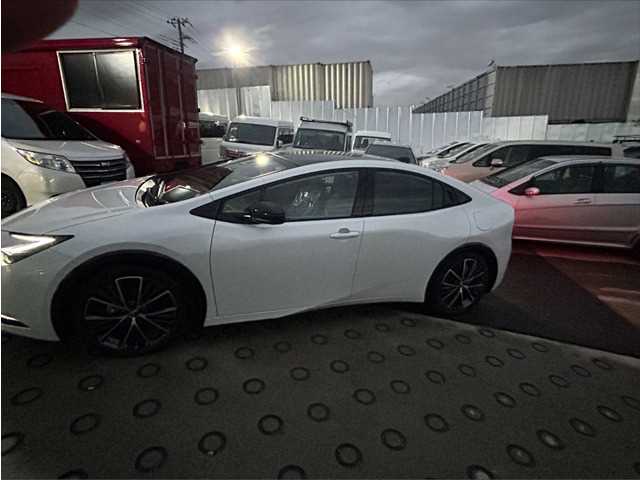 Toyota Prius 2023 — фото 10 купить в Москве