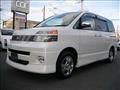 2004 Toyota Voxy