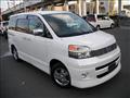 2004 Toyota Voxy