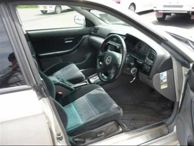 Subaru Legacy Touring Wagon 2000 photo 4
