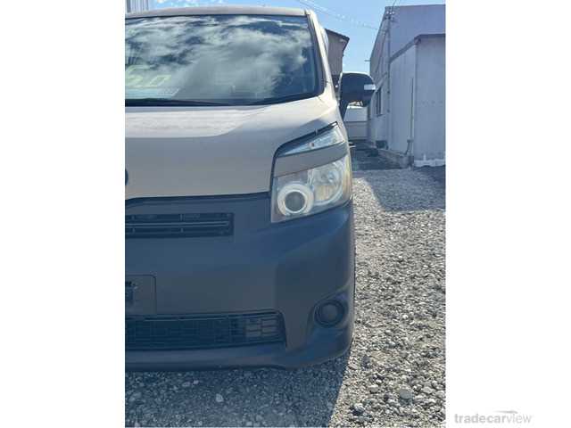 2009 Toyota Voxy