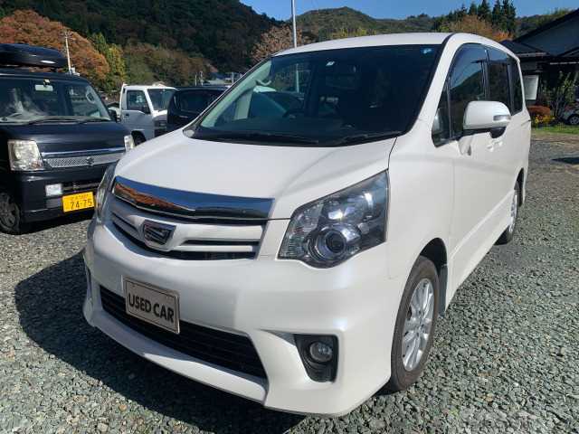 2011 Toyota Noah