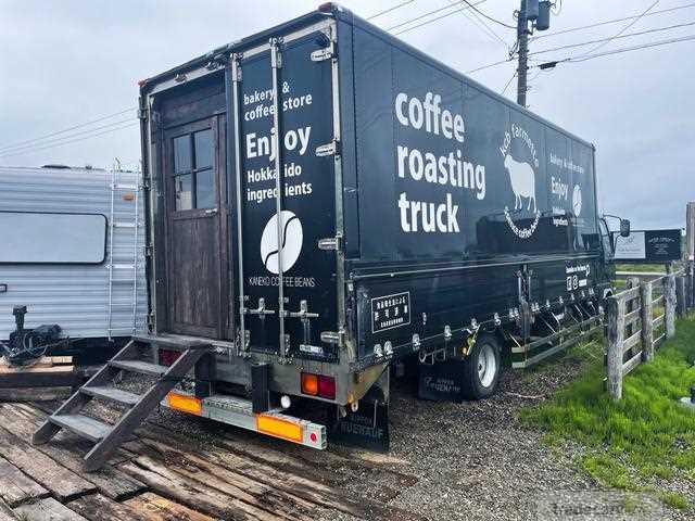 2009 Mitsubishi Fighter