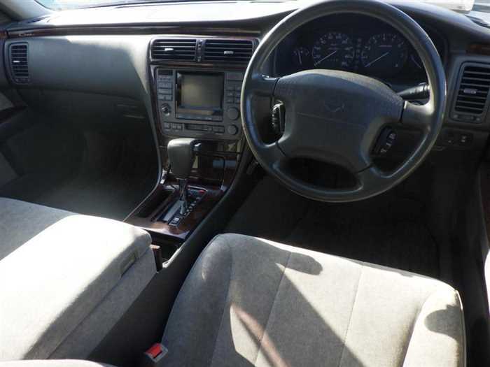 Nissan Cima 1996 photo 3