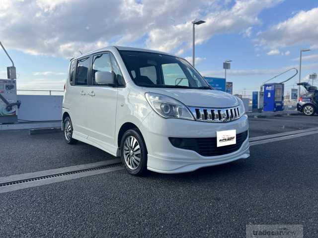 2011 Mitsubishi Delica