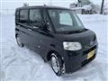 2011 Daihatsu Tanto