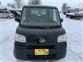 2011 Daihatsu Tanto