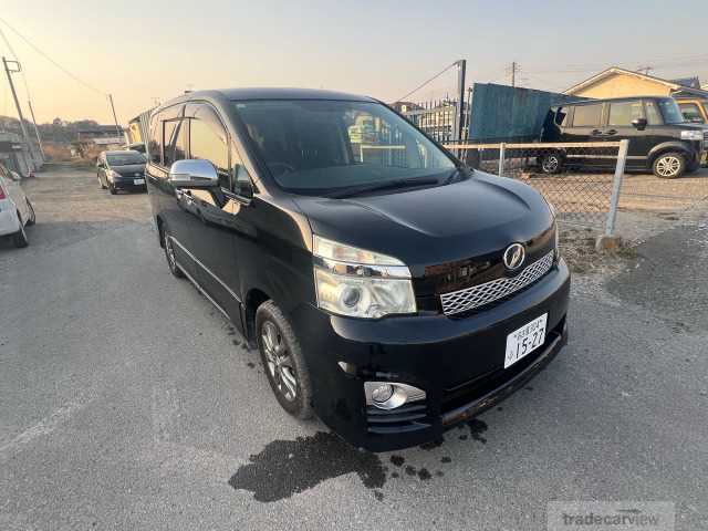 2013 Toyota Voxy