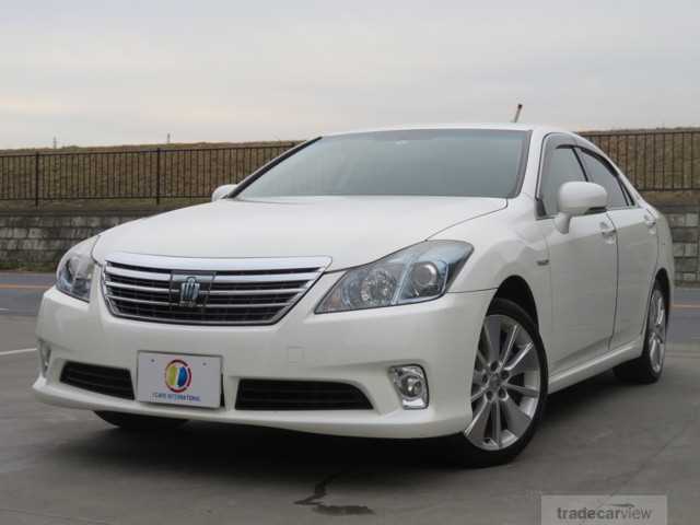 2012 Toyota Crown Hybrid