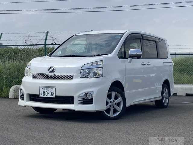 2013 Toyota Voxy