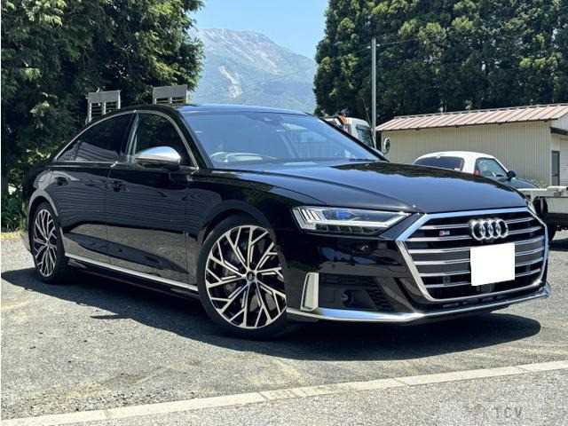 2021 Audi S8