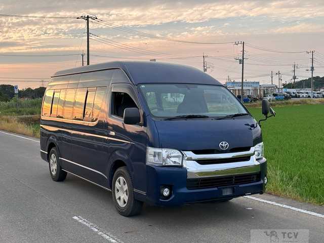 2013 Toyota Hiace Commuter