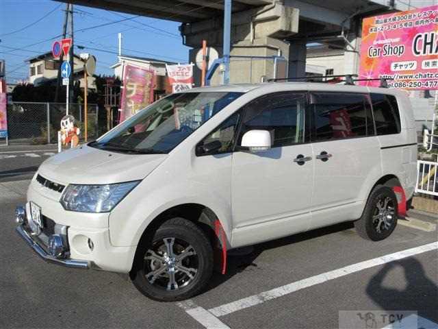 2011 Mitsubishi Delica D5