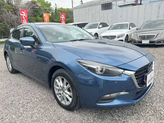 2017 Mazda Axela
