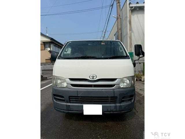2007 Toyota Regiusace Van