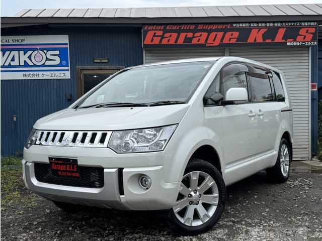 2017 Mitsubishi Delica D5