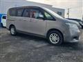 2012 Nissan Serena