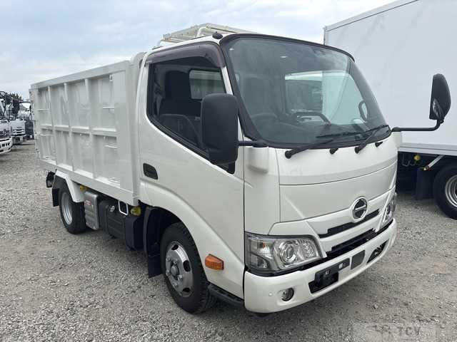 2025 Hino Dutro