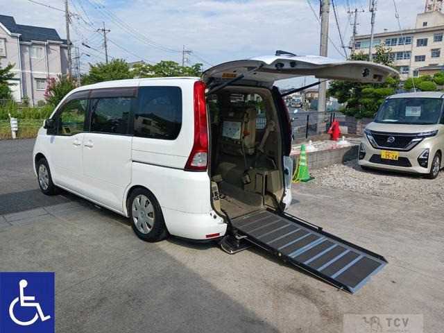 2006 Nissan Serena