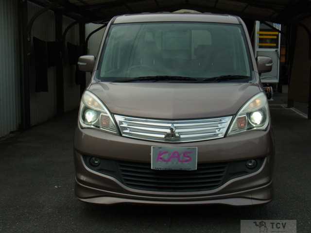 2011 Mitsubishi Delica