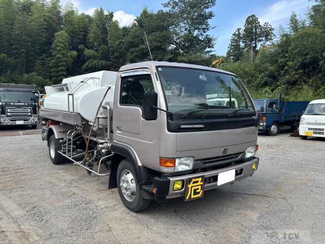 2003 Nissan Condor