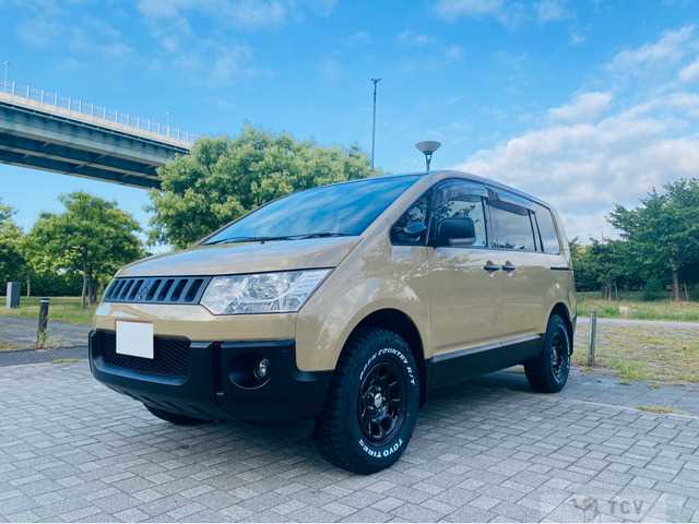 2009 Mitsubishi Delica D5