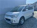 2012 Mitsubishi Delica D5