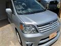 2004 Toyota Noah