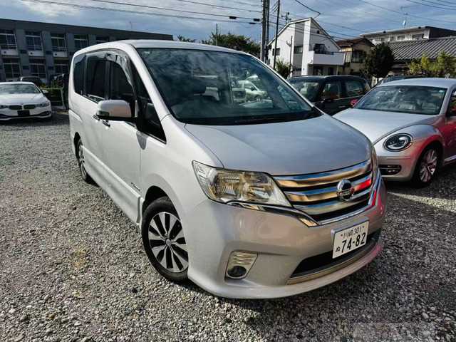 2013 Nissan Serena