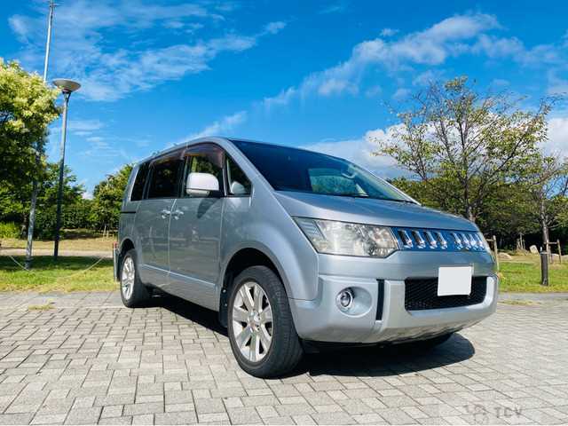 2011 Mitsubishi Delica D5