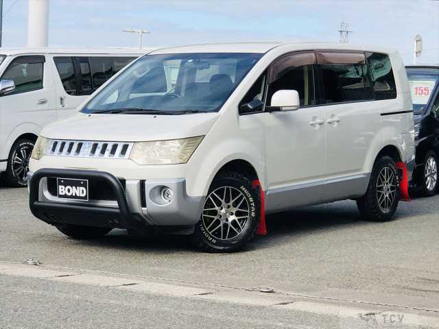 2012 Mitsubishi Delica D5