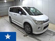 2010 Mitsubishi Delica D5
