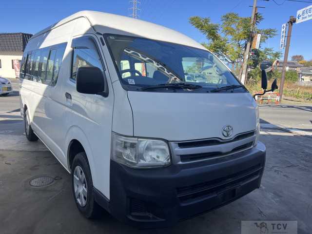 2011 Toyota Hiace Commuter