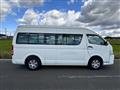 2006 Toyota Hiace Commuter