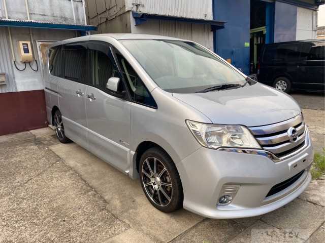 2013 Nissan Serena